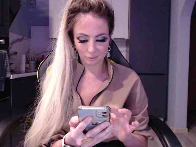 blondalina webcam