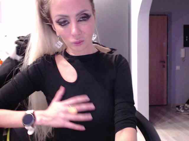 blondalina webcam