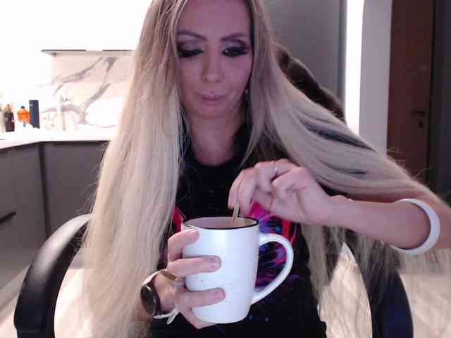 blondalina webcam