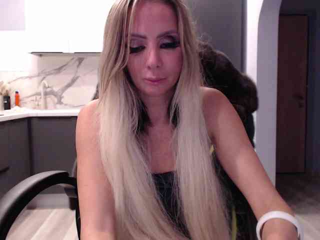 blondalina webcam