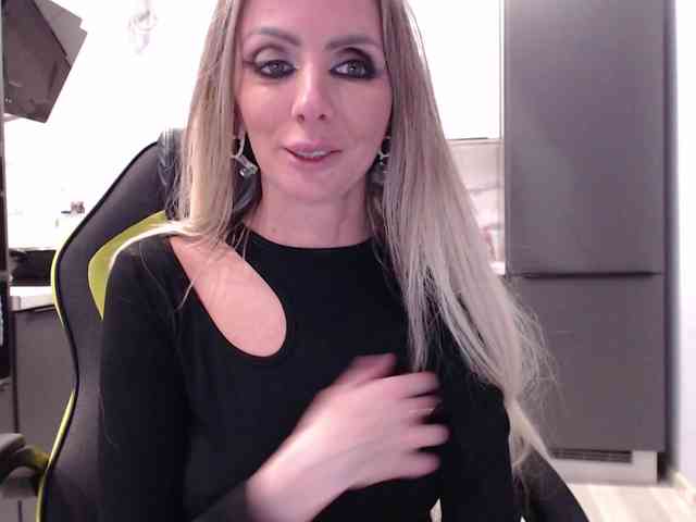 blondalina webcam