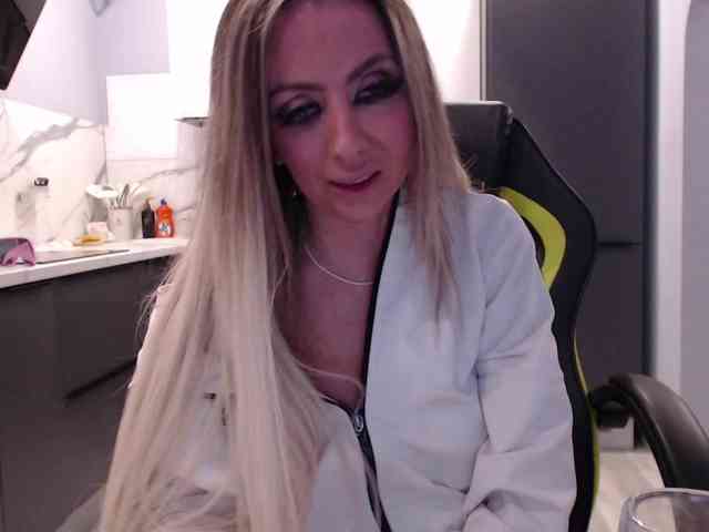 blondalina webcam