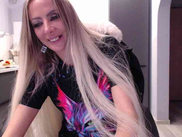 blondalina webcam