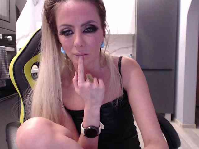 blondalina webcam