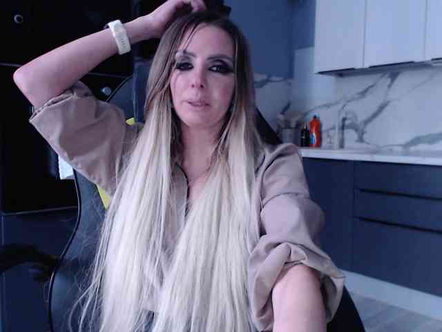 blondalina webcam