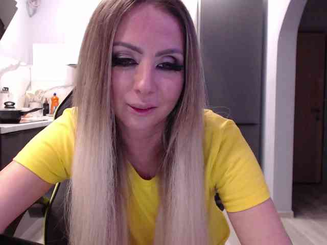 blondalina webcam