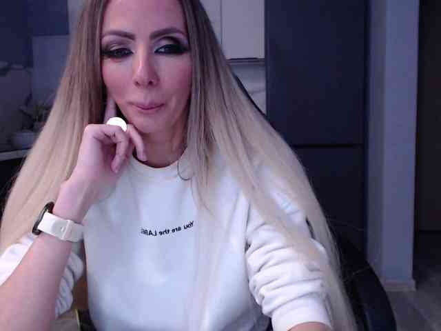 blondalina webcam
