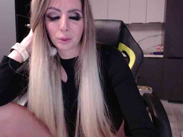 blondalina webcam