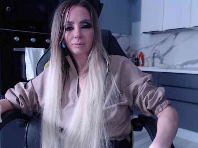 blondalina webcam