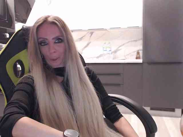 blondalina webcam