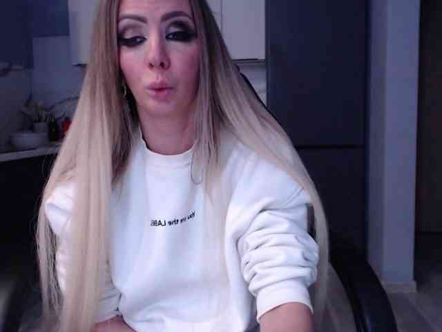 blondalina webcam