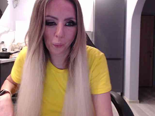 blondalina webcam