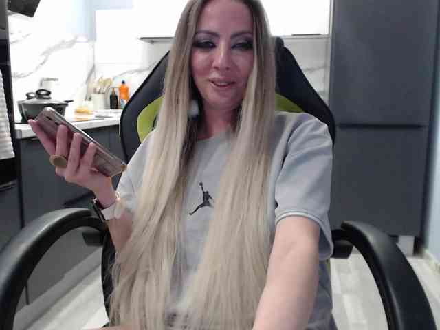 blondalina webcam