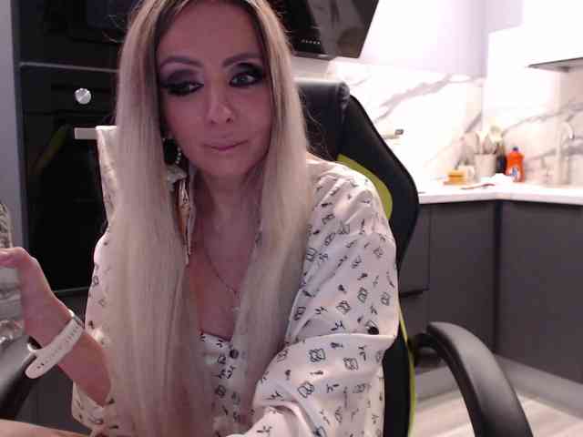 blondalina webcam