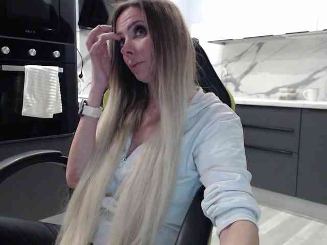 blondalina webcam