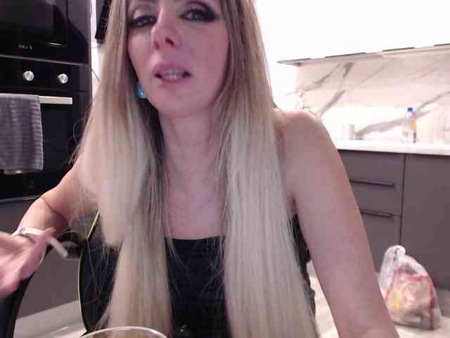 blondalina webcam