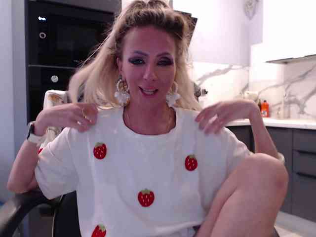 blondalina webcam