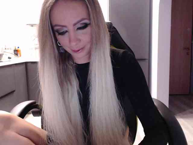 blondalina webcam