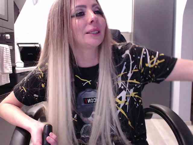 blondalina webcam