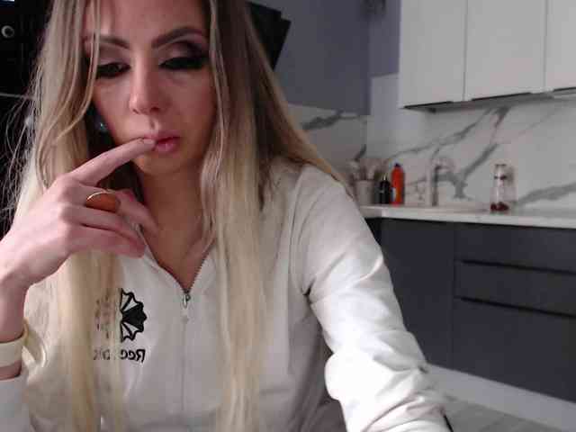 blondalina webcam