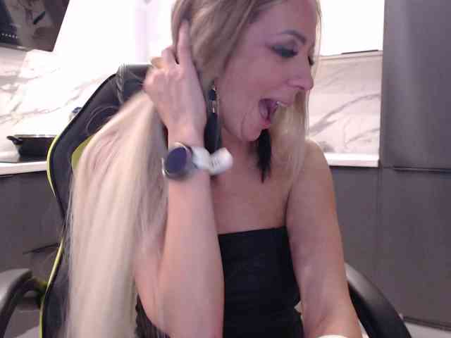 blondalina webcam