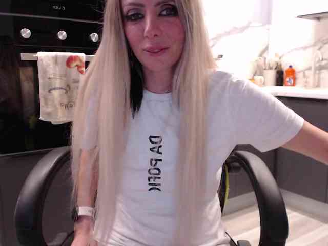 blondalina webcam