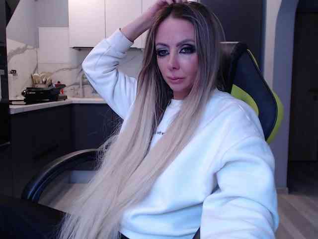 blondalina webcam