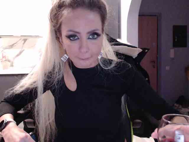 blondalina webcam
