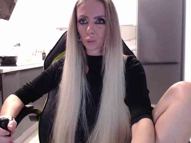 blondalina webcam
