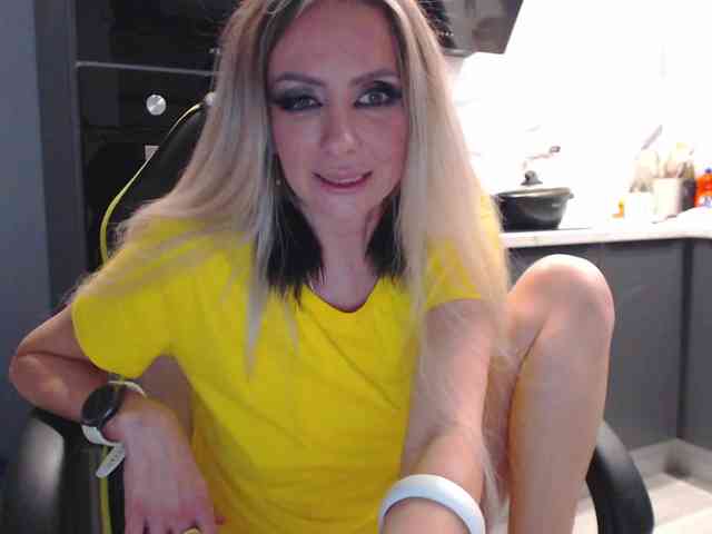blondalina webcam