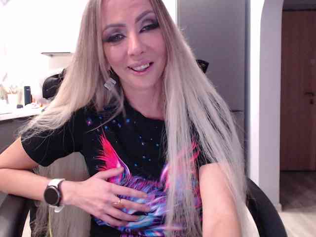 blondalina webcam