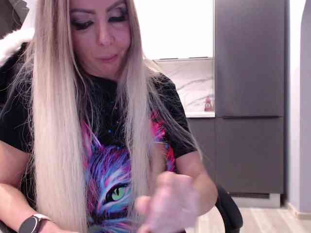 blondalina webcam