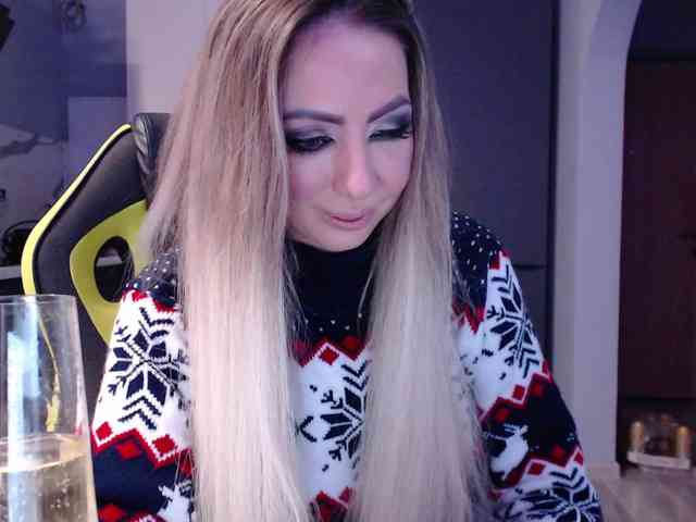 blondalina Live Webcam on BongaCams