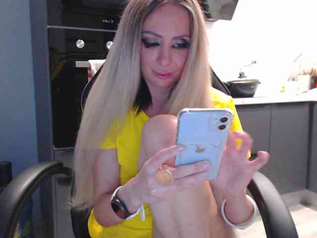 blondalina webcam