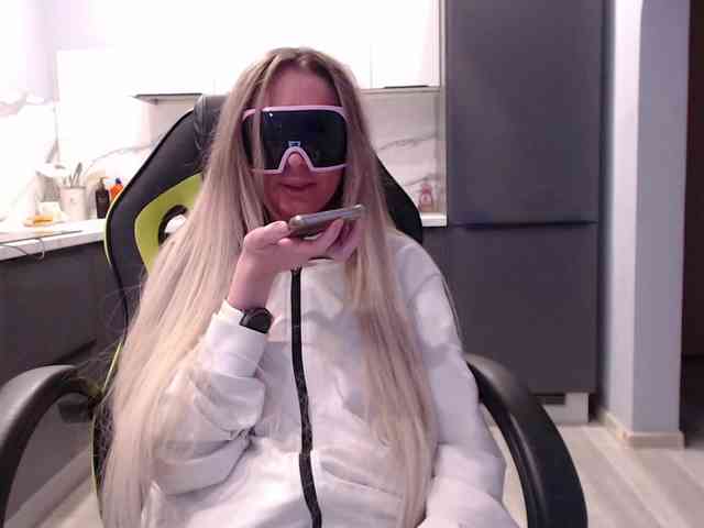 blondalina webcam