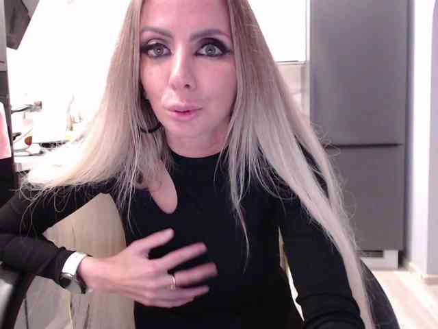 blondalina webcam