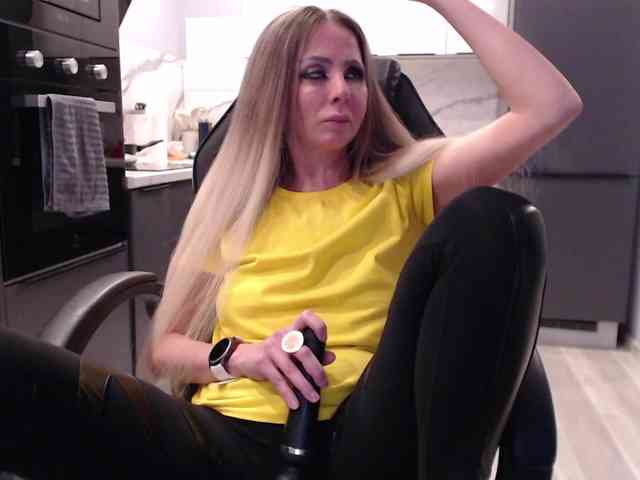 blondalina webcam