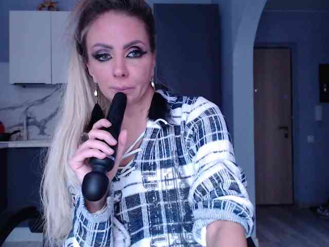 blondalina webcam