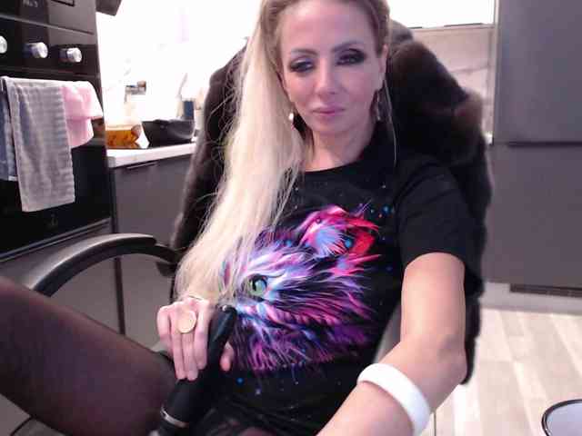 blondalina webcam