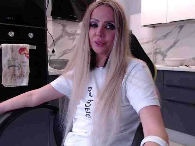 blondalina webcam