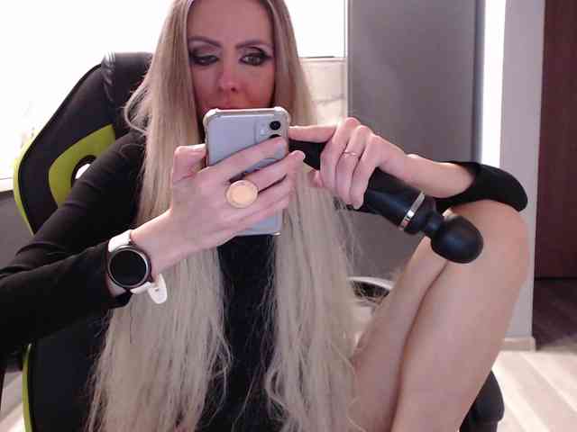 blondalina webcam