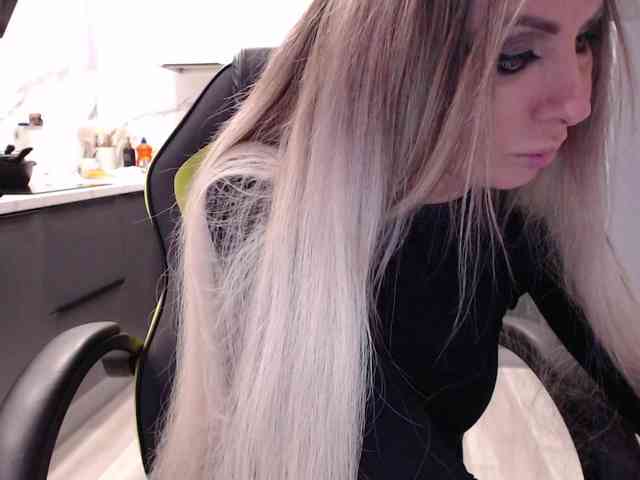 blondalina webcam
