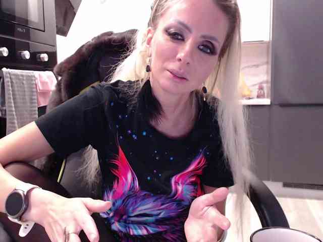 blondalina webcam