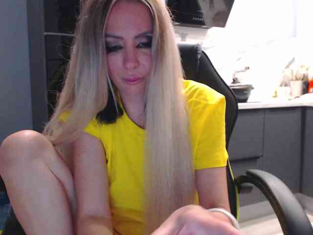 blondalina webcam
