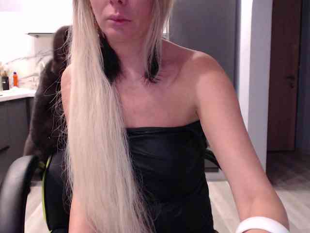 blondalina webcam