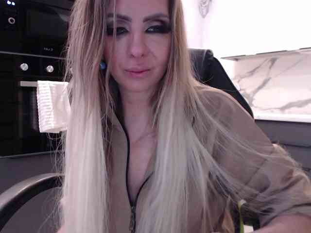 blondalina webcam