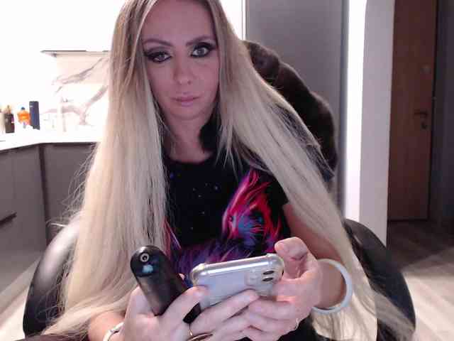 blondalina webcam