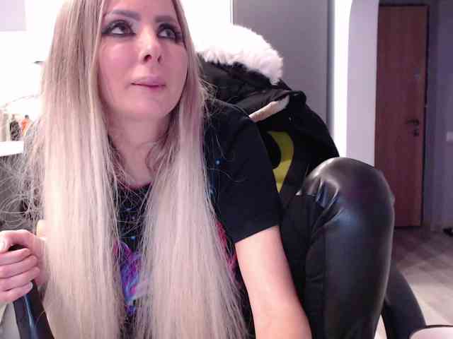 blondalina webcam