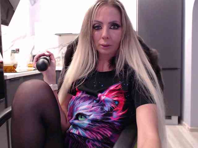 blondalina webcam