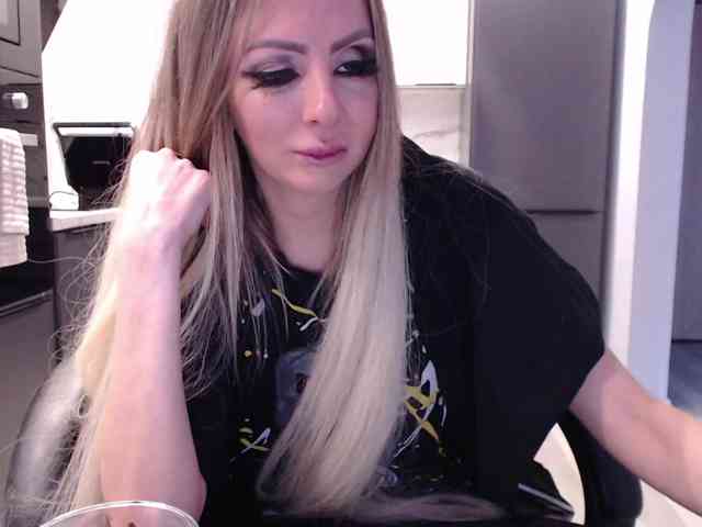 blondalina webcam